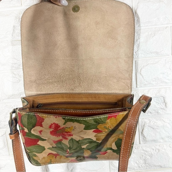Patricia Nash floral leather crossbody - Picture 6 of 9